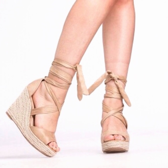 S/8.5 π‘ BEIGE FAUX SUADE ESPADRILLES WEDGES! - Picture 4 of 8